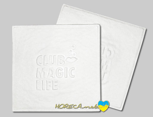 Подставки с логотипом под чашку, форма - квадрат, ширина/высота - 80 мм, цвета нанесения - нет, тип нанесения - конгревное тиснение, нанесение - логотип клуба Magik Life.